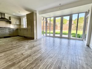 Kitchen/Diner- click for photo gallery